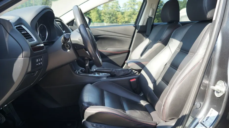 MAZDA 6 -