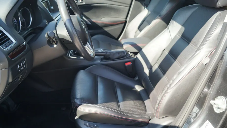 MAZDA 6 -