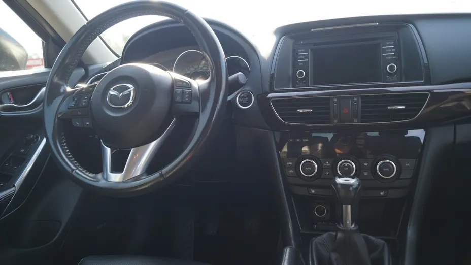 MAZDA 6 -