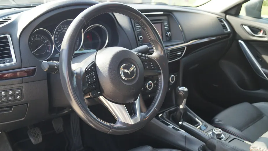 MAZDA 6 -