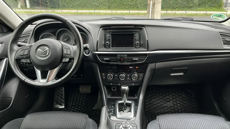 MAZDA 6 -