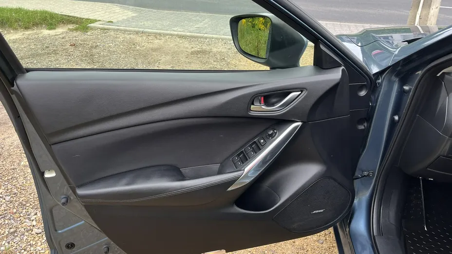 MAZDA 6 -