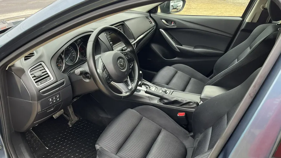 MAZDA 6 -