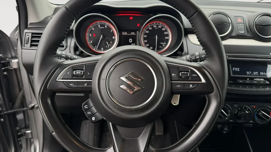 SUZUKI Swift -