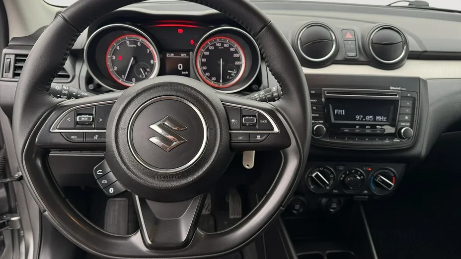 SUZUKI Swift -