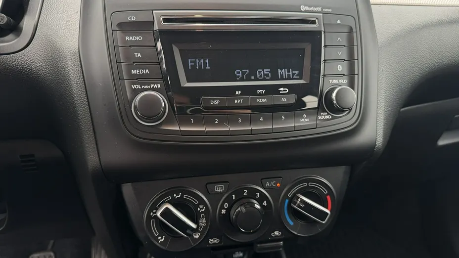 SUZUKI Swift -