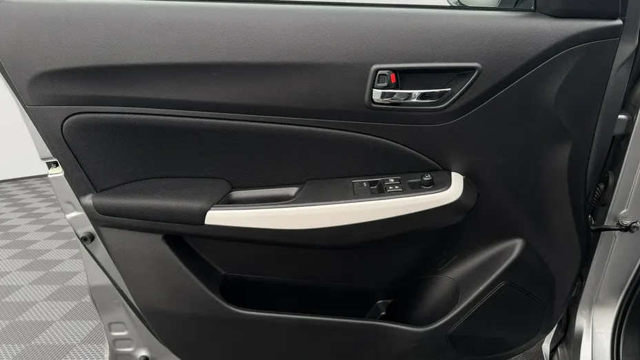 SUZUKI Swift -