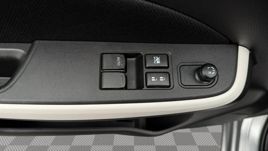 SUZUKI Swift -