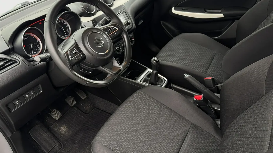 SUZUKI Swift -