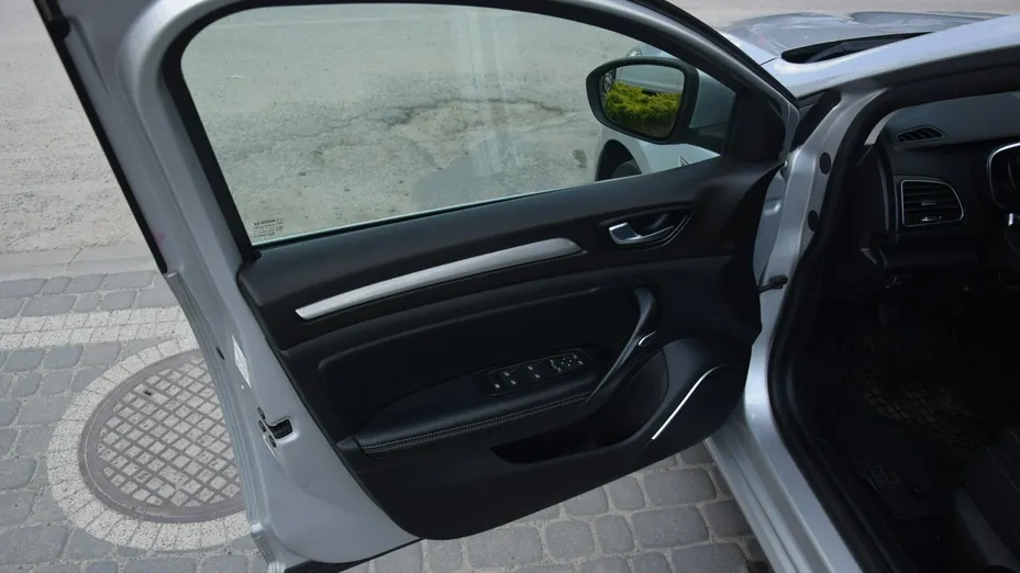 RENAULT Megane -