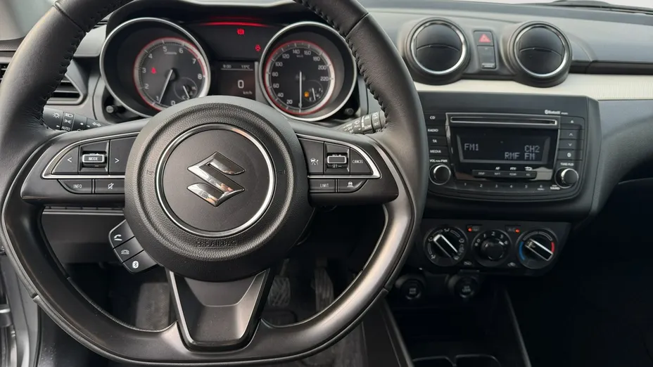 SUZUKI Swift -