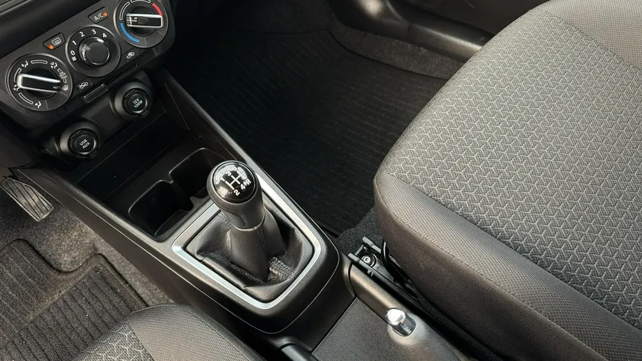 SUZUKI Swift -