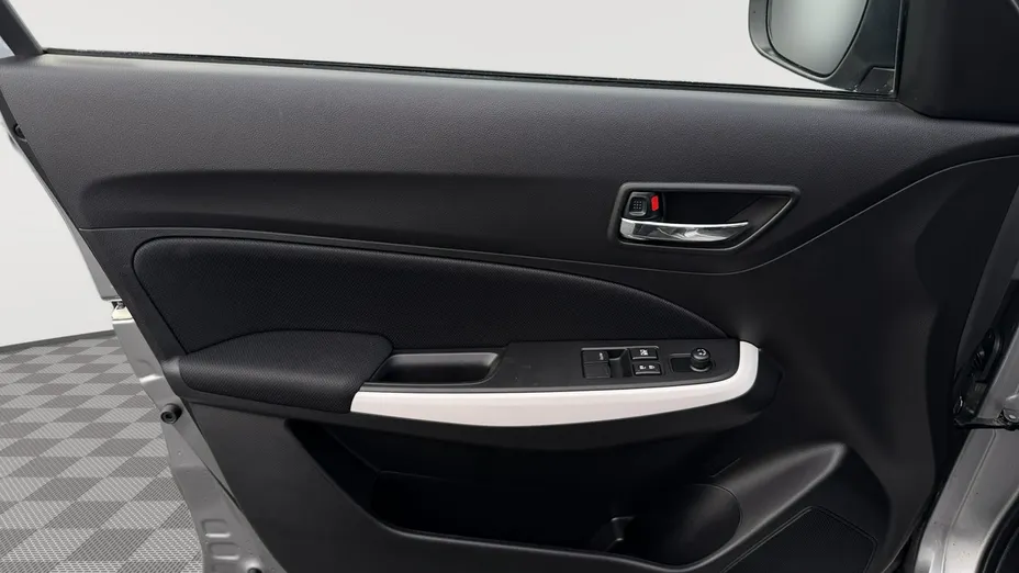 SUZUKI Swift -