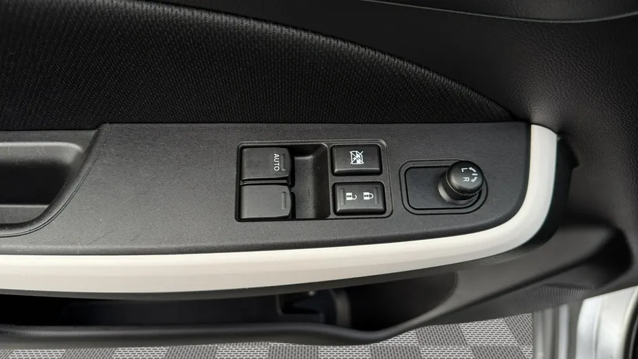 SUZUKI Swift -
