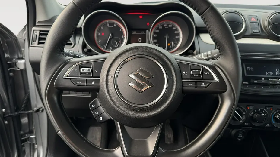 SUZUKI Swift -