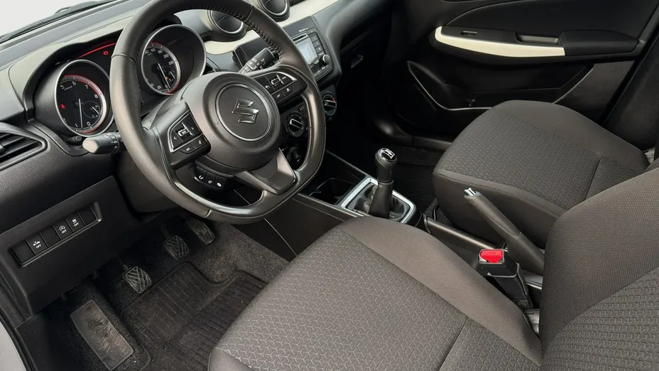 SUZUKI Swift -