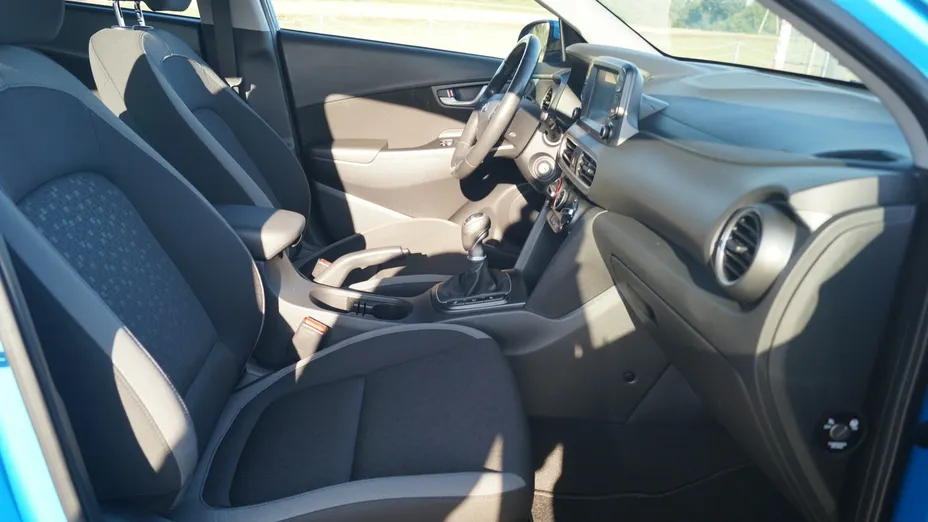 HYUNDAI Kona -