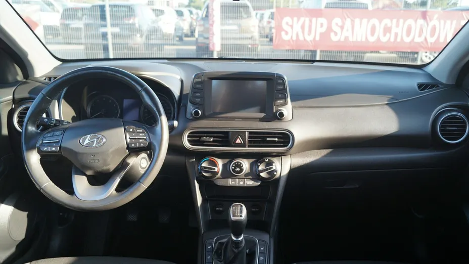 HYUNDAI Kona -