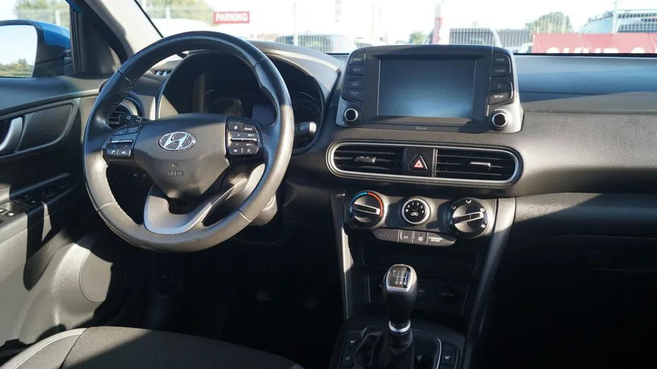 HYUNDAI Kona -