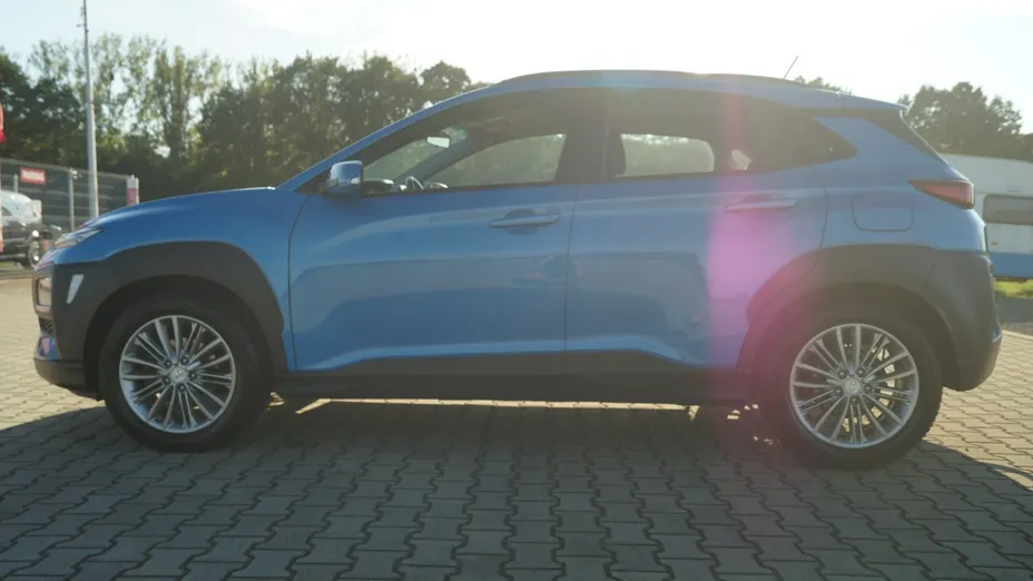 HYUNDAI Kona -