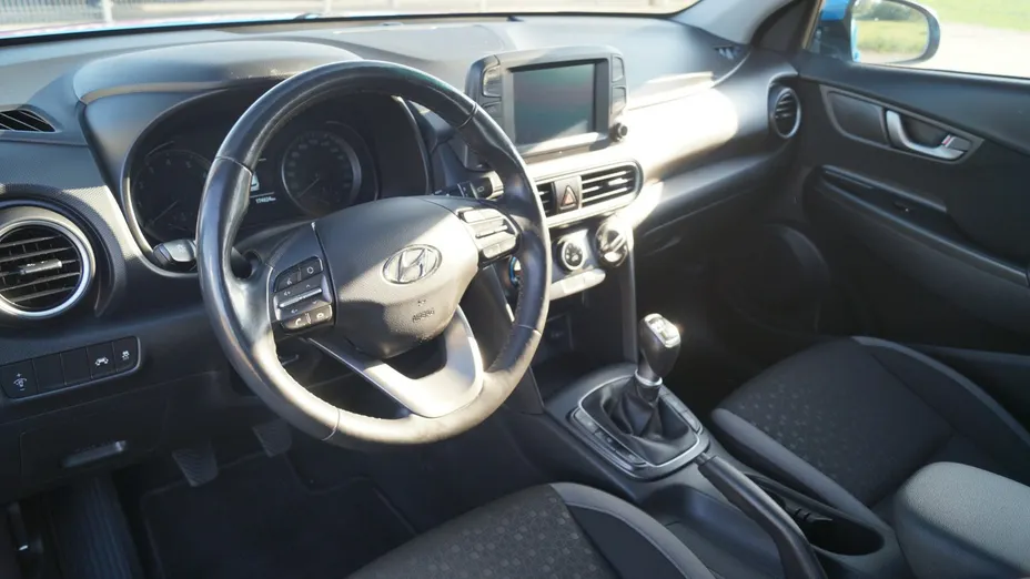 HYUNDAI Kona -