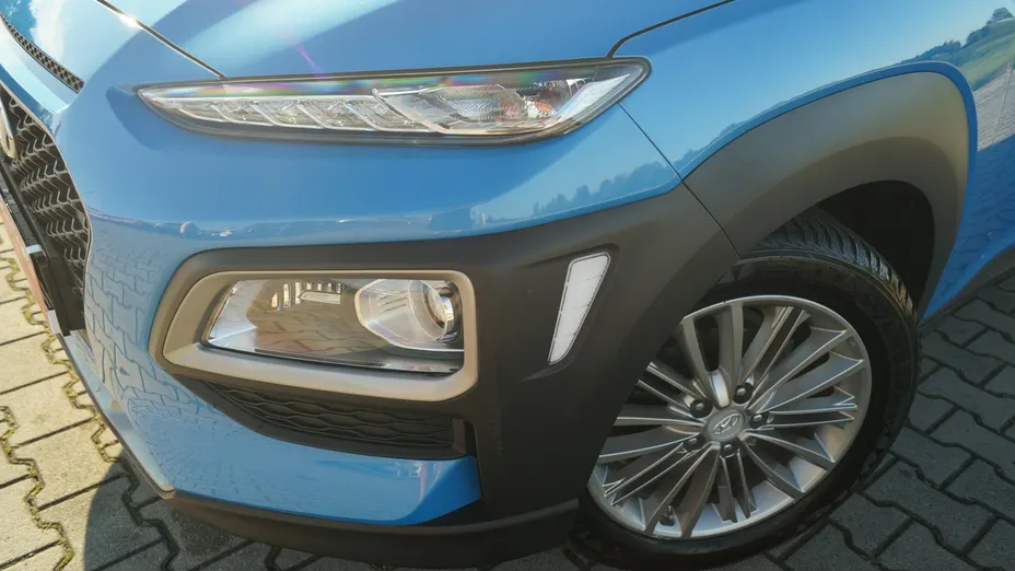 HYUNDAI Kona -