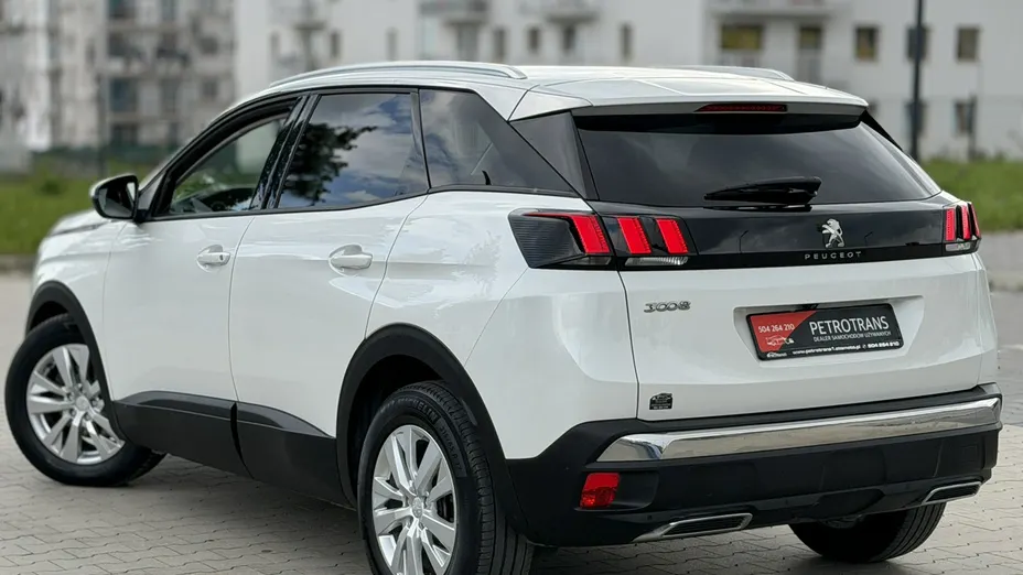 PEUGEOT 3008 -