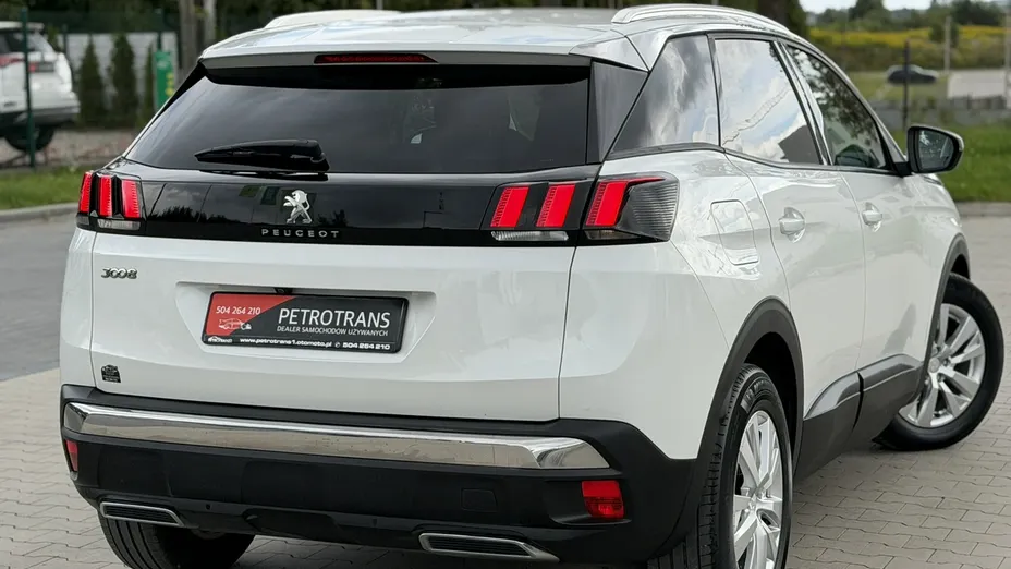 PEUGEOT 3008 -