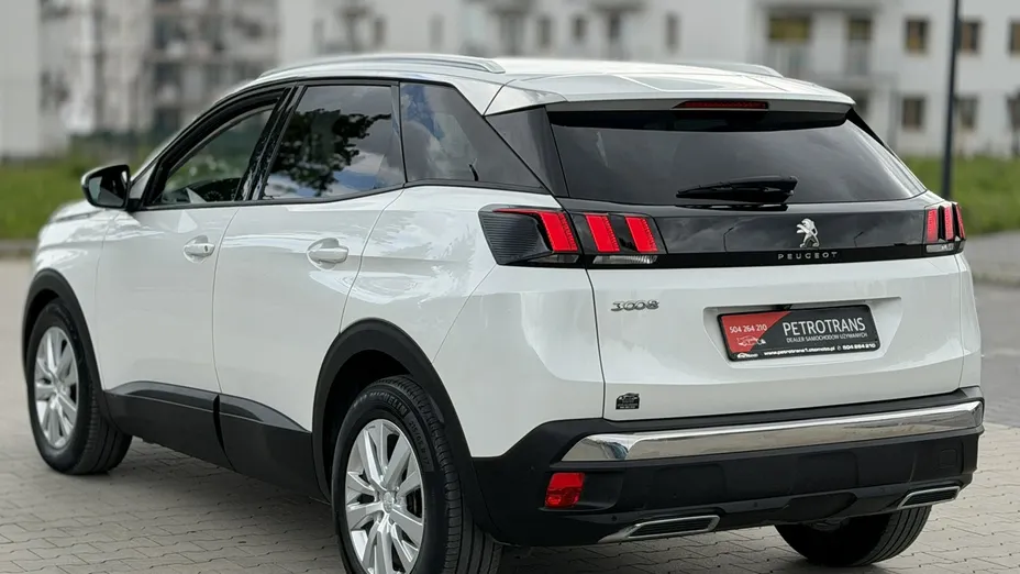 PEUGEOT 3008 -