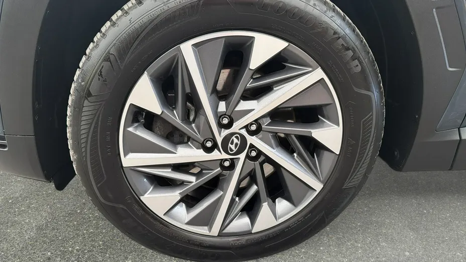 HYUNDAI Tucson -