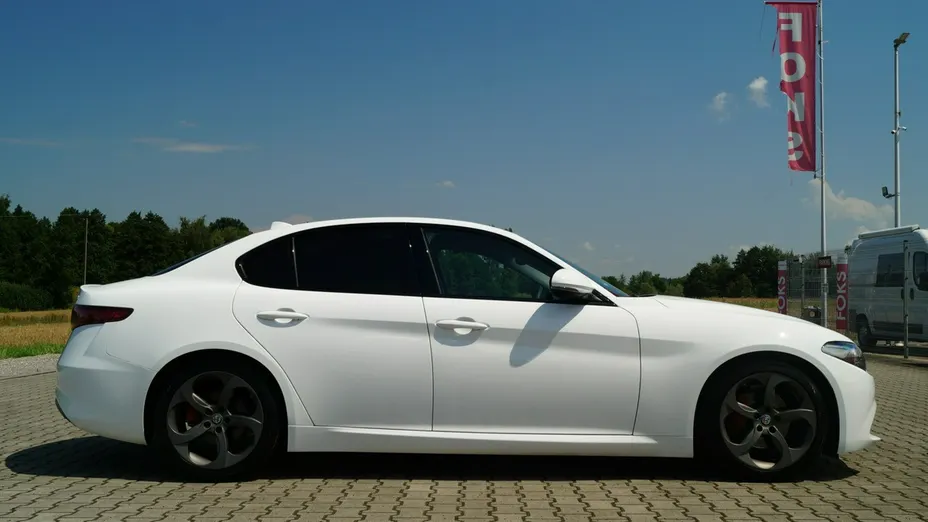 ALFA ROMEO Giulia -