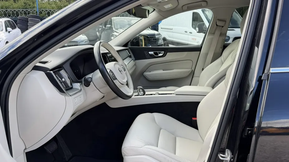 VOLVO XC60 -