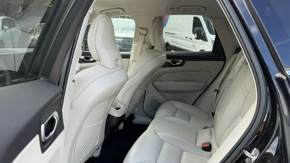 VOLVO XC60 -