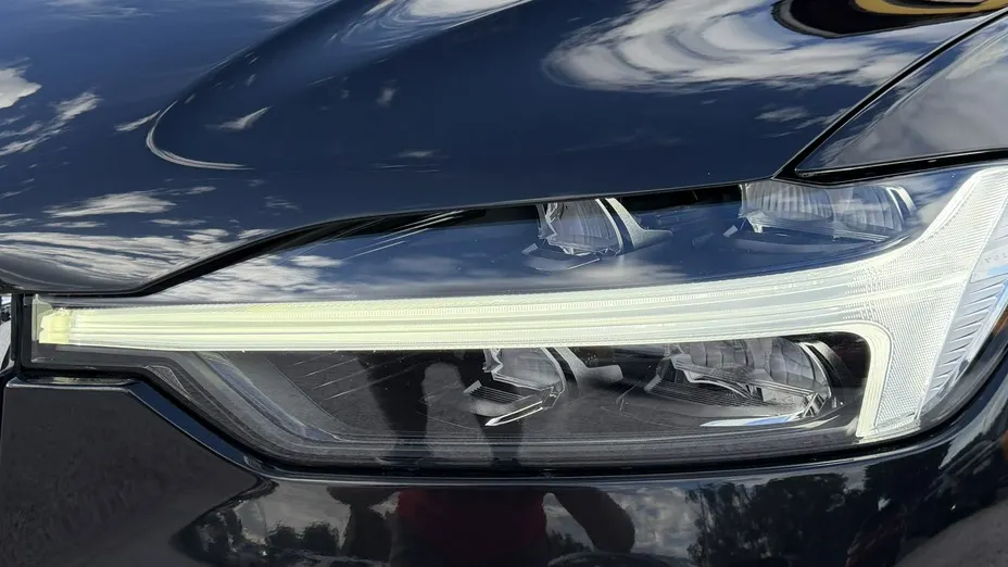 VOLVO XC60 -