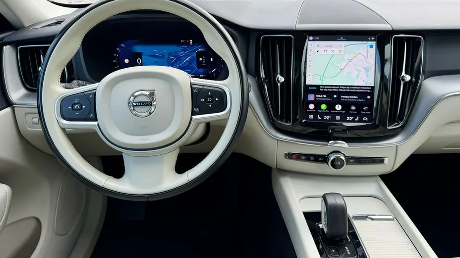 VOLVO XC60 -