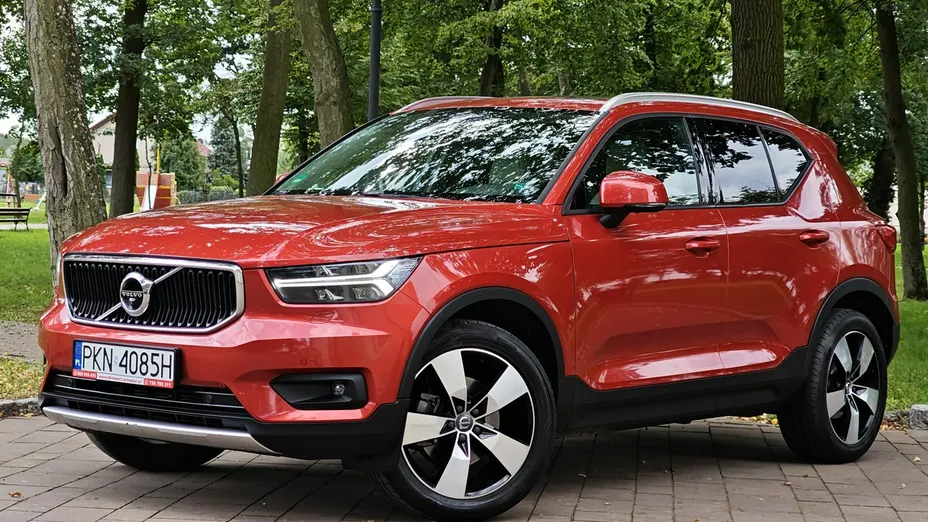 VOLVO XC40 -