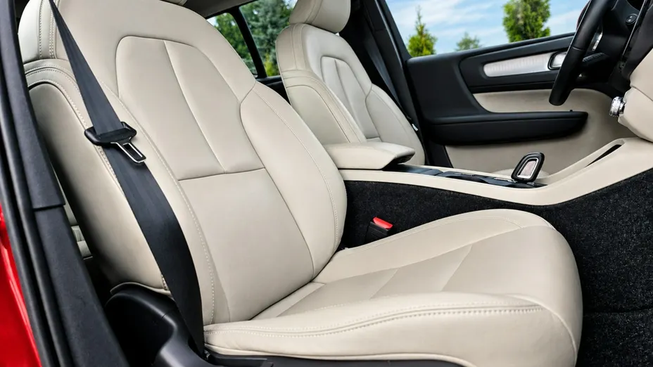 VOLVO XC40 -