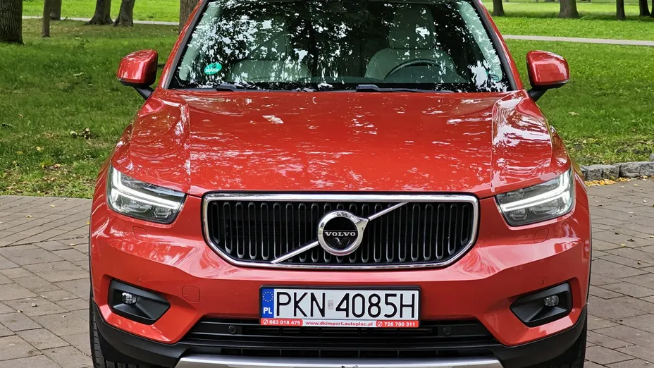 VOLVO XC40 -