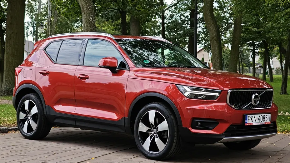 VOLVO XC40 -