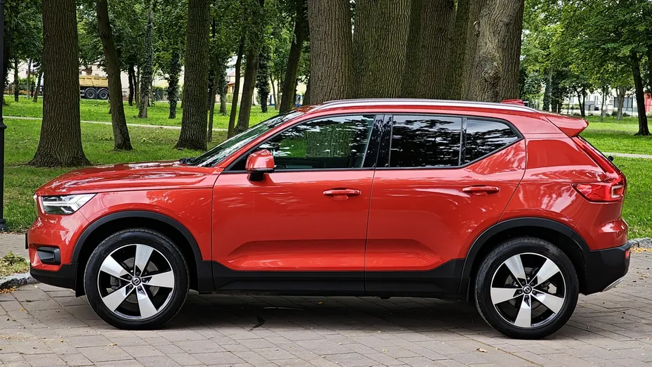 VOLVO XC40 -