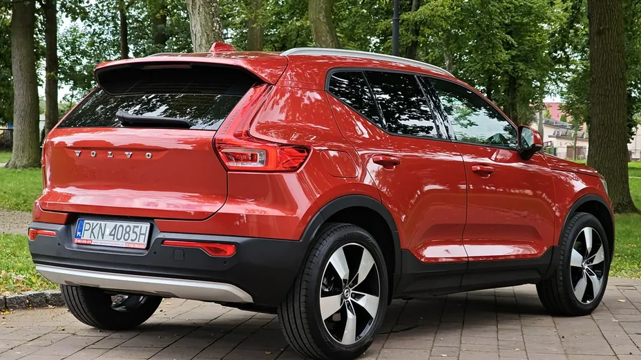 VOLVO XC40 -