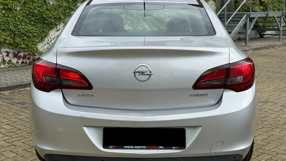 OPEL Astra -