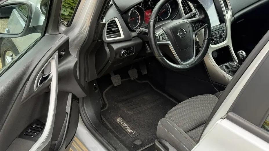 OPEL Astra -