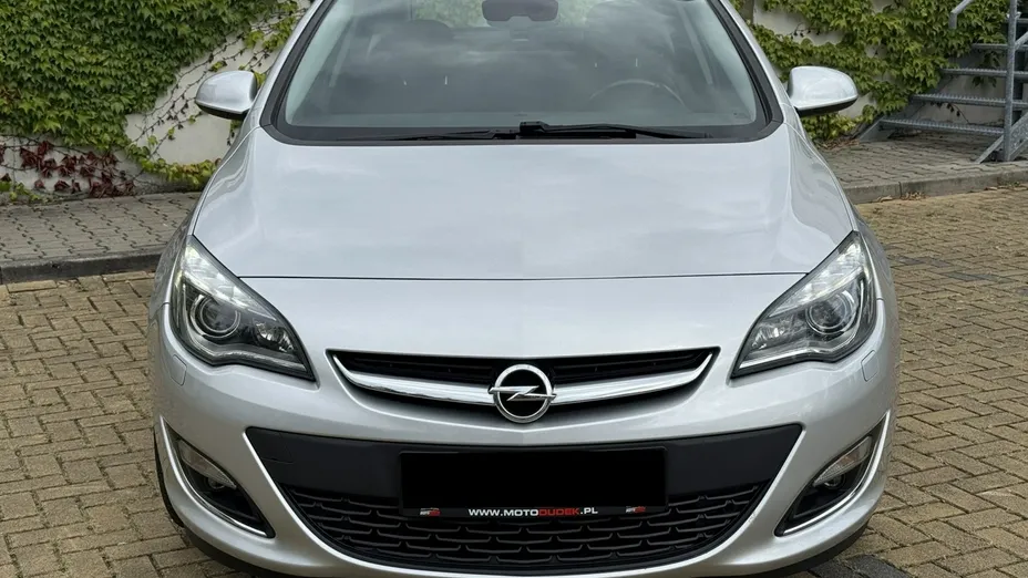 OPEL Astra -