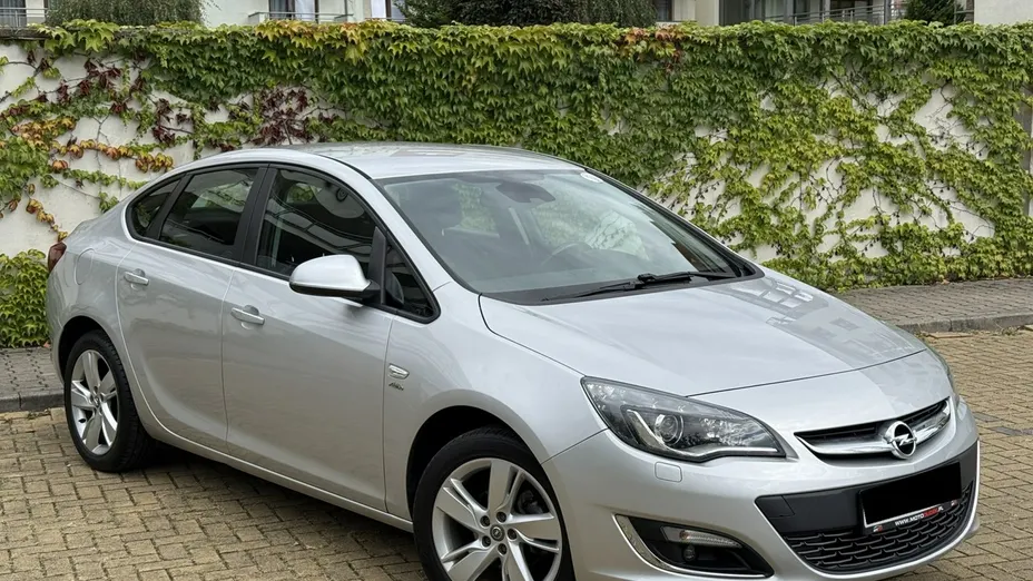 OPEL Astra -