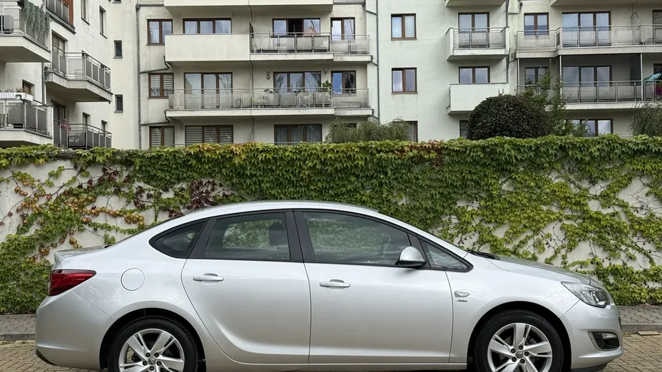 OPEL Astra -