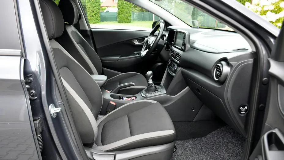 HYUNDAI Kona -