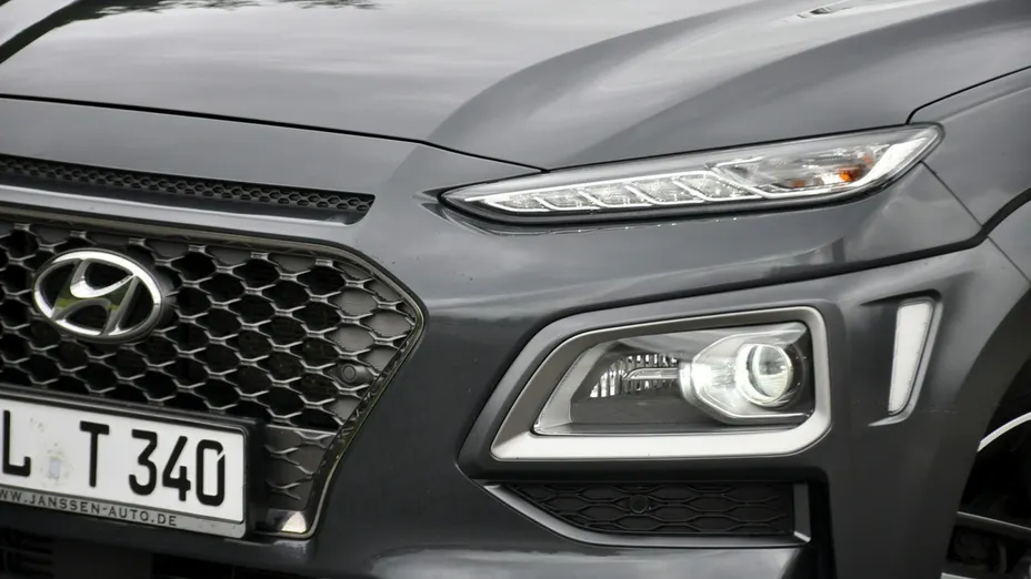 HYUNDAI Kona -