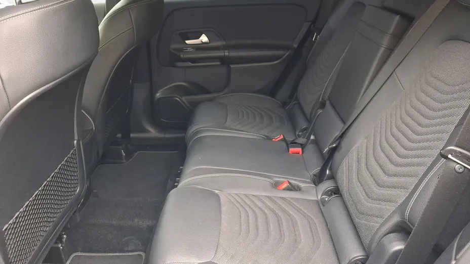 MERCEDES-BENZ GLB -