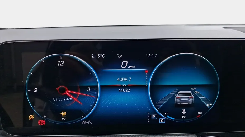 MERCEDES-BENZ GLB -